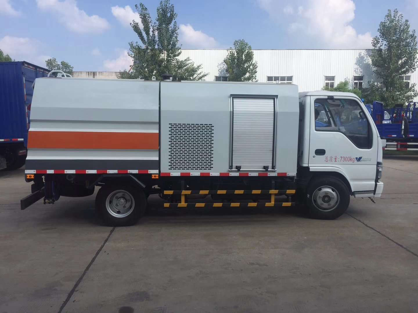 4方城市護欄清洗車 4方城市護欄清洗車