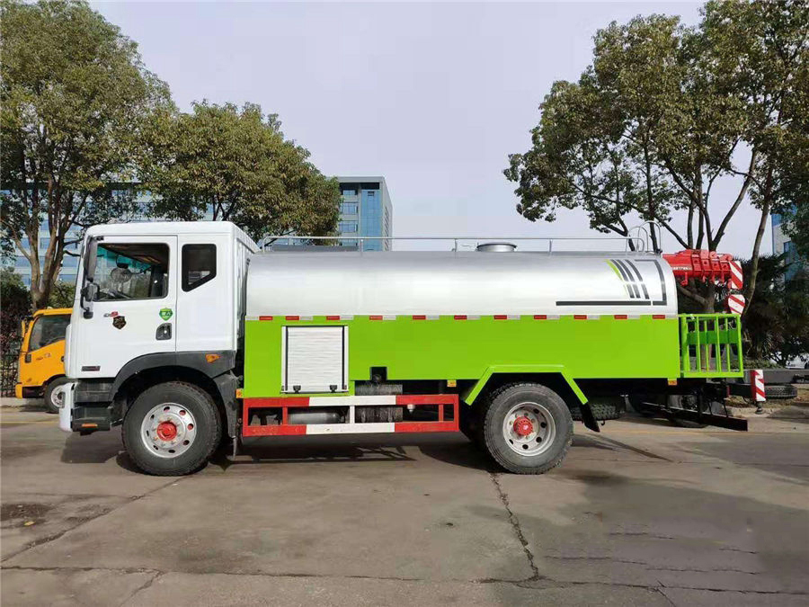 國(guó)六東風(fēng)D9高壓清洗車(chē) 國(guó)六東風(fēng)D9高壓清洗車(chē)