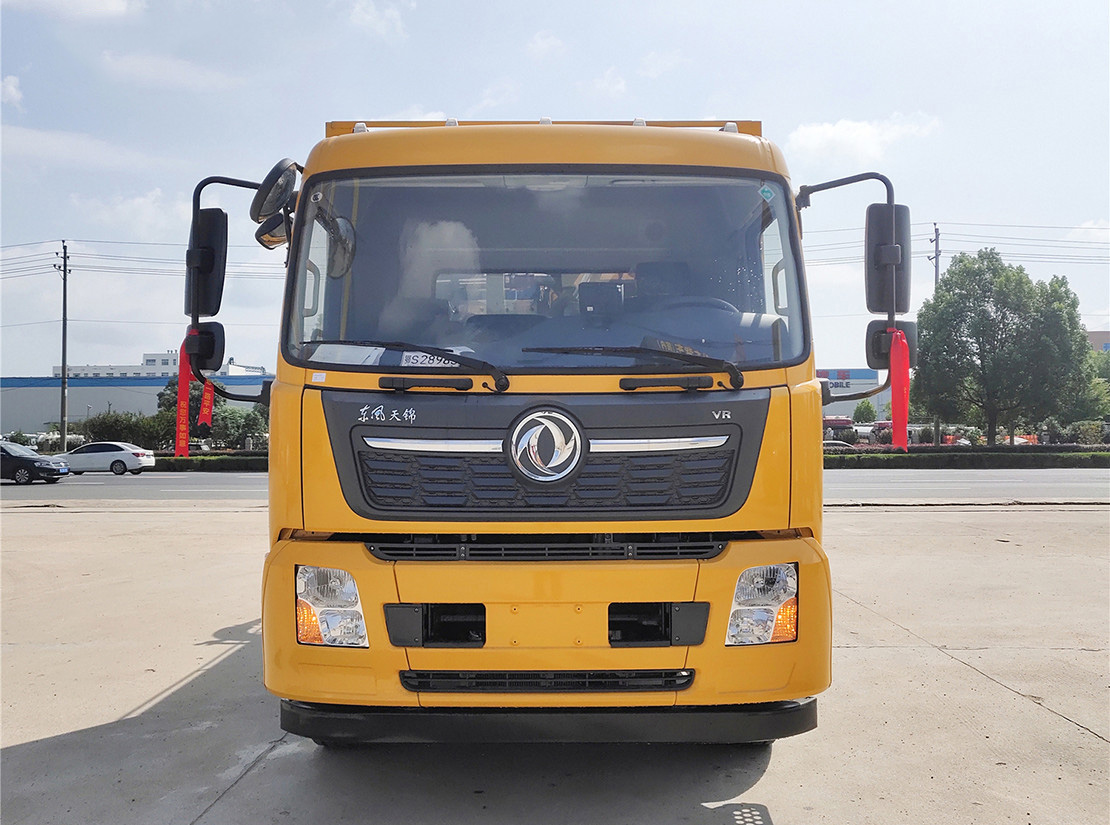 東風(fēng)天錦15方清洗吸污車帶副發(fā) 東風(fēng)天錦15方清洗吸污車帶副發(fā)