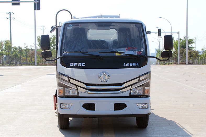 東風(fēng)多利卡5噸多功能抑塵車 東風(fēng)多利卡5噸多功能抑塵車