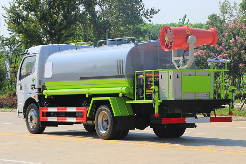 東風(fēng)大多利卡9噸噴霧車 東風(fēng)大多利卡9噸噴霧車