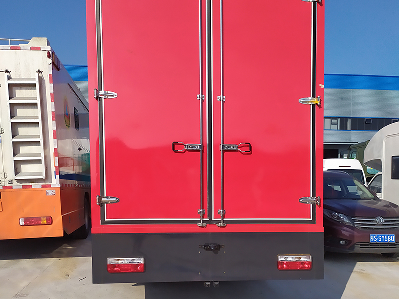 機(jī)器人運(yùn)輸車 機(jī)器人運(yùn)輸車